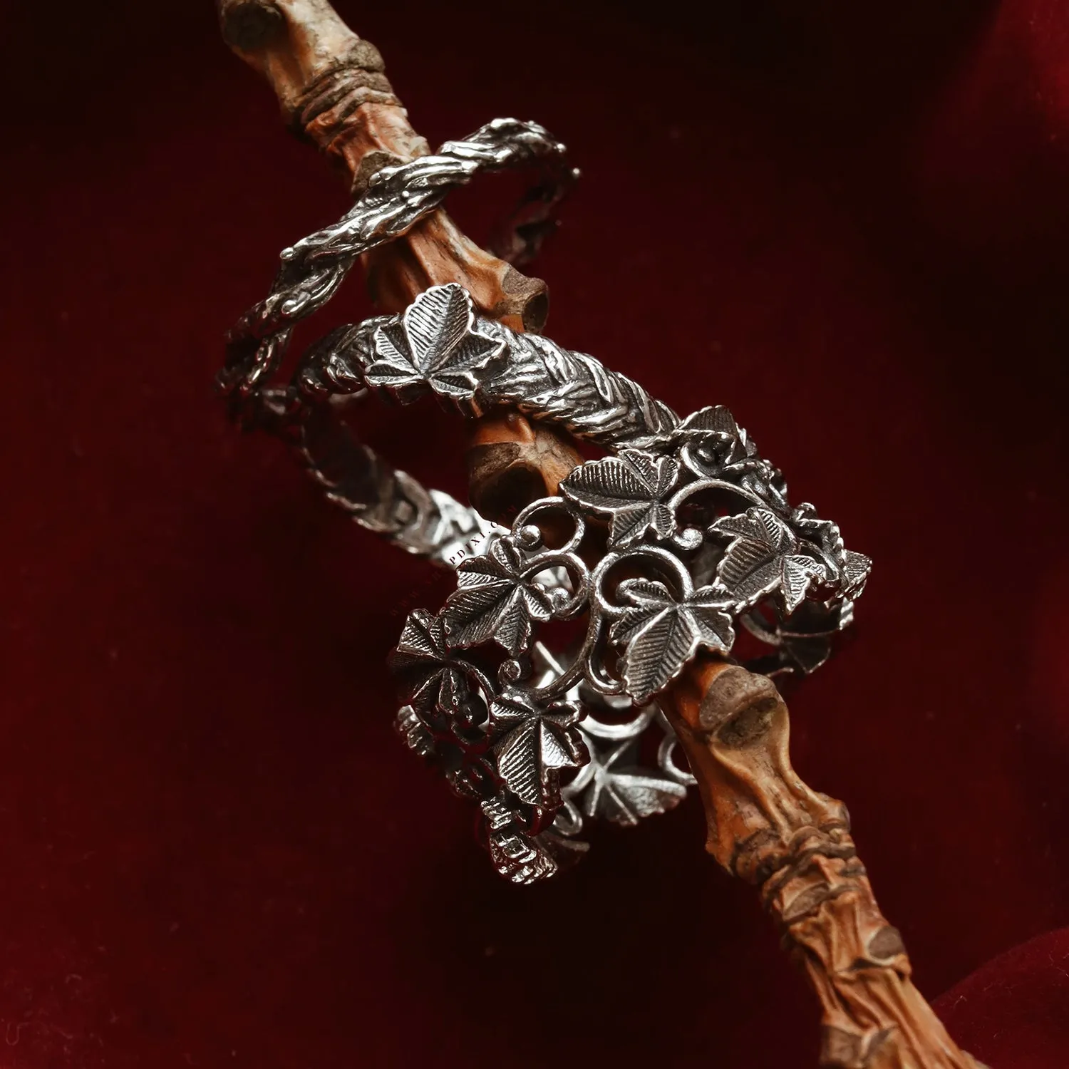 Hedera Wreath Ring