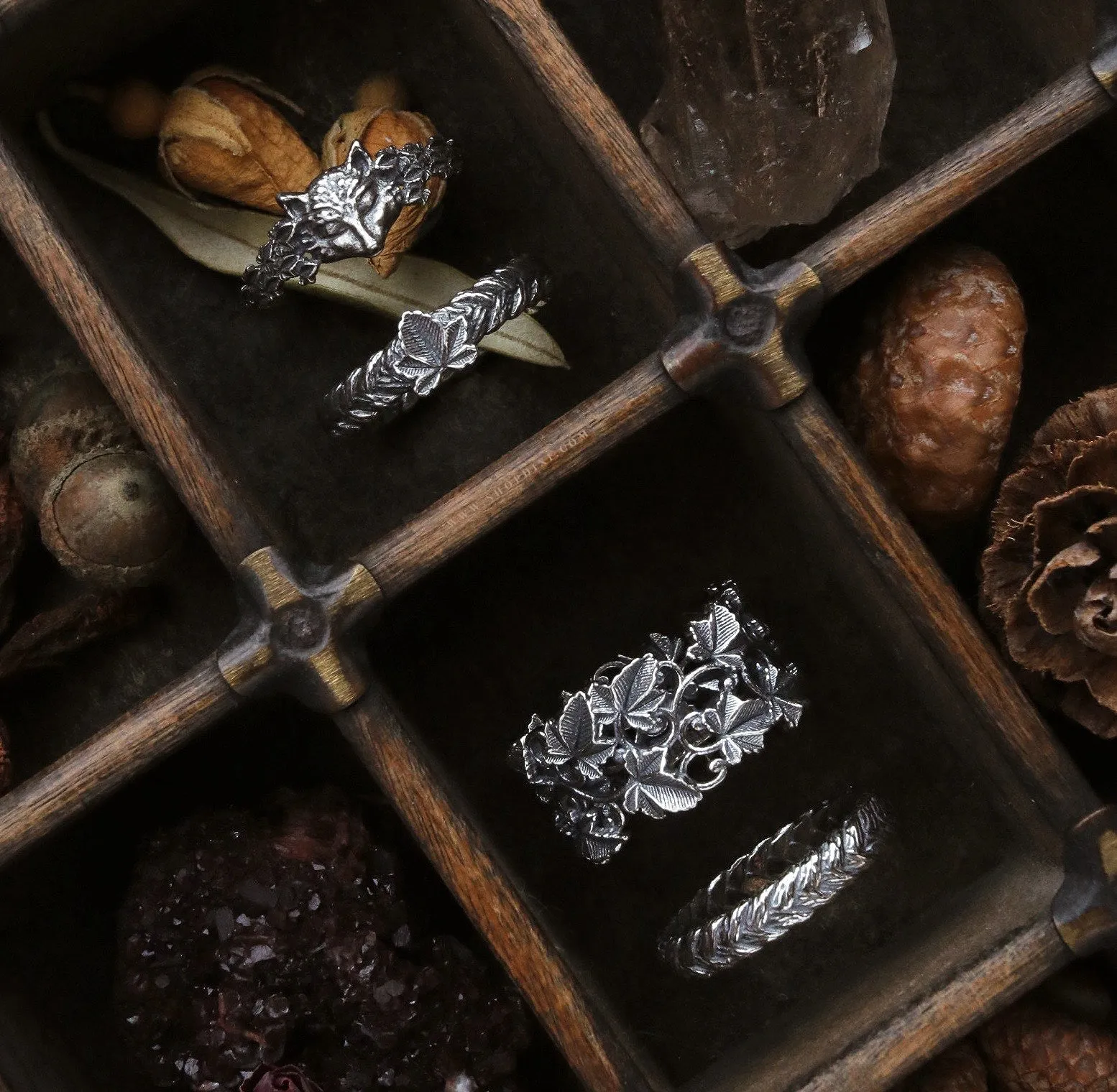 Hedera Wreath Ring