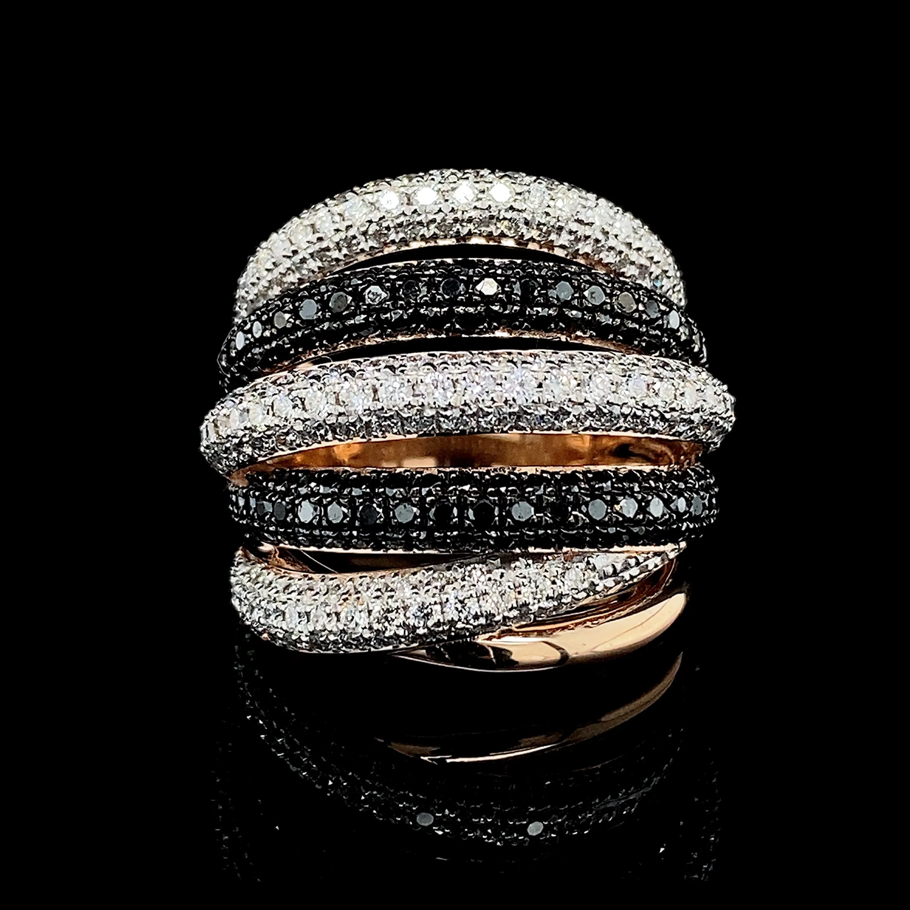 PREORDER | Black & White Diamond Crossover Statement Ring 14kt
