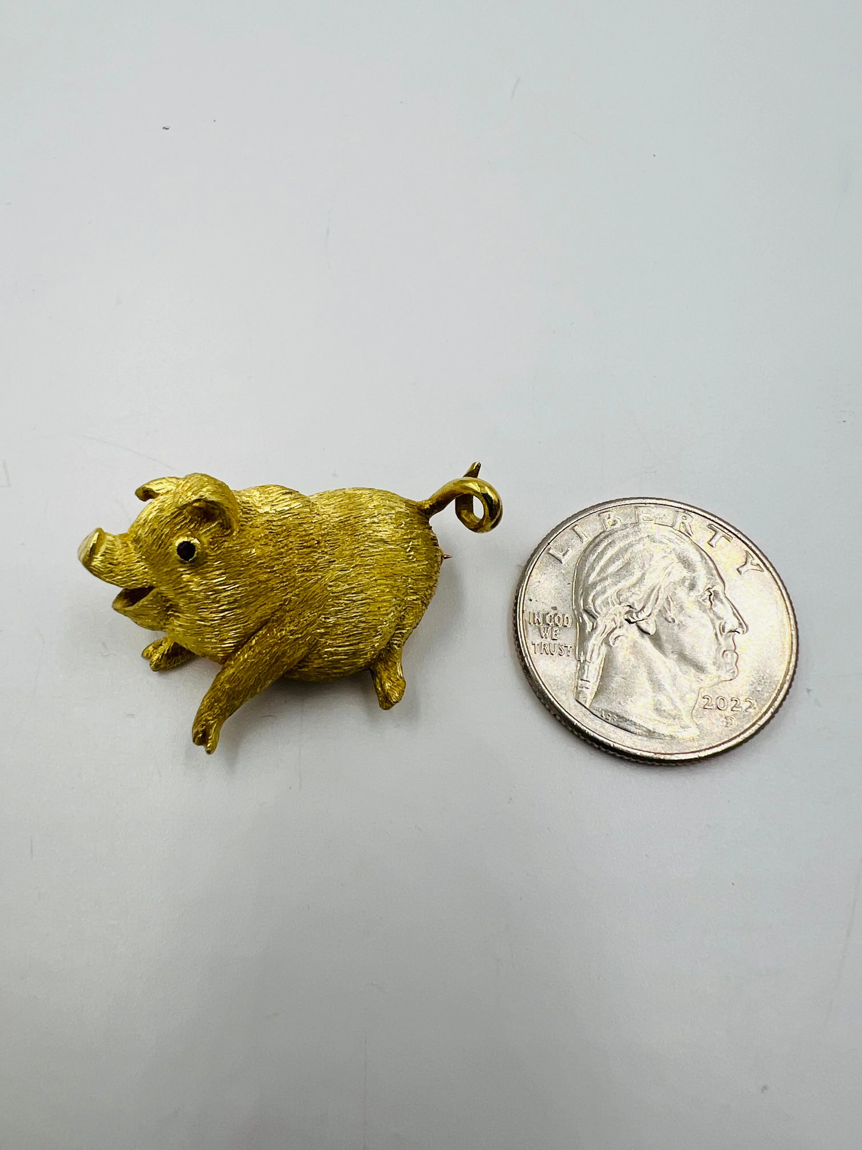 Vintage 1970s Yellow Gold Piggie Brooch