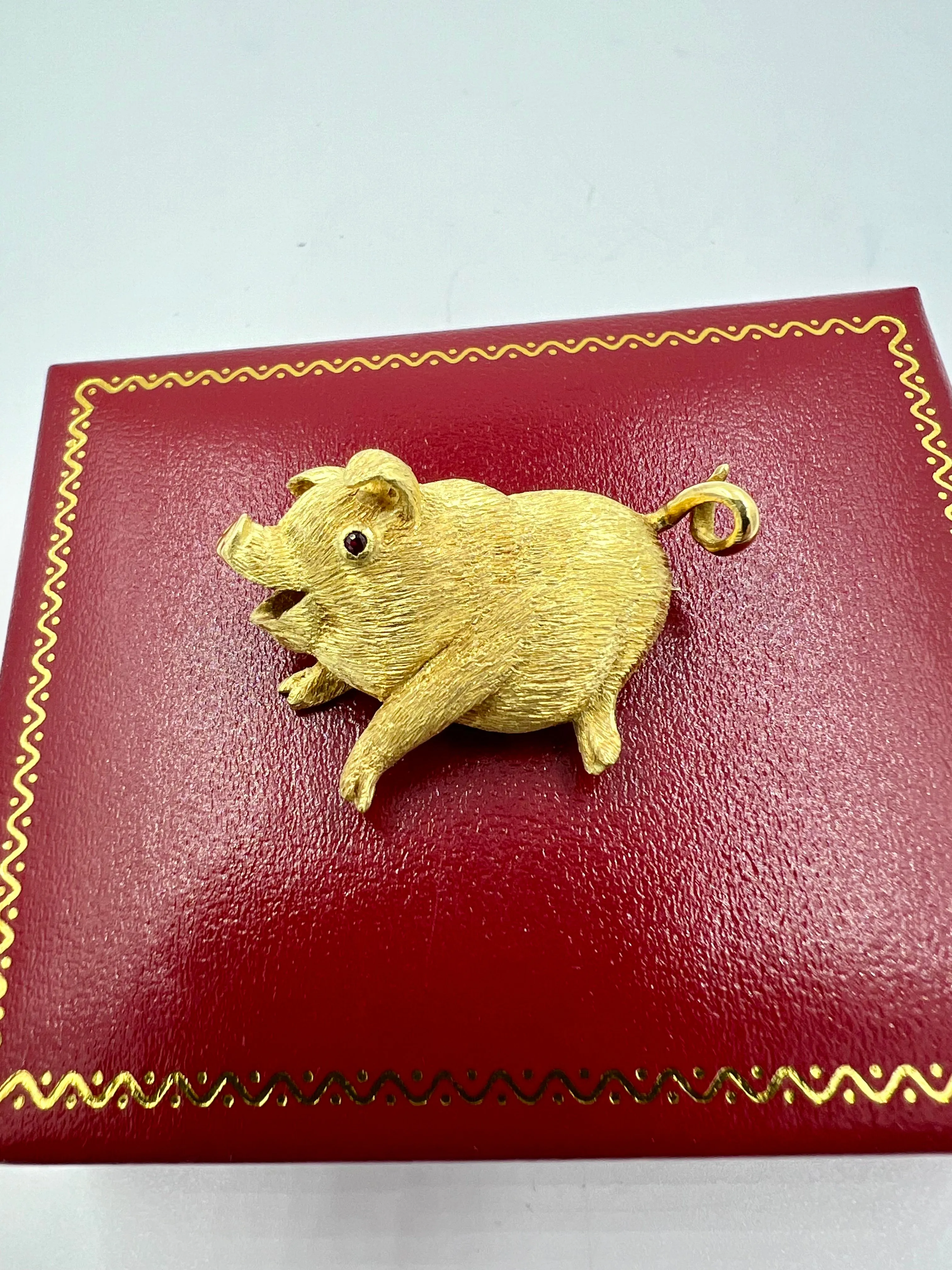 Vintage 1970s Yellow Gold Piggie Brooch