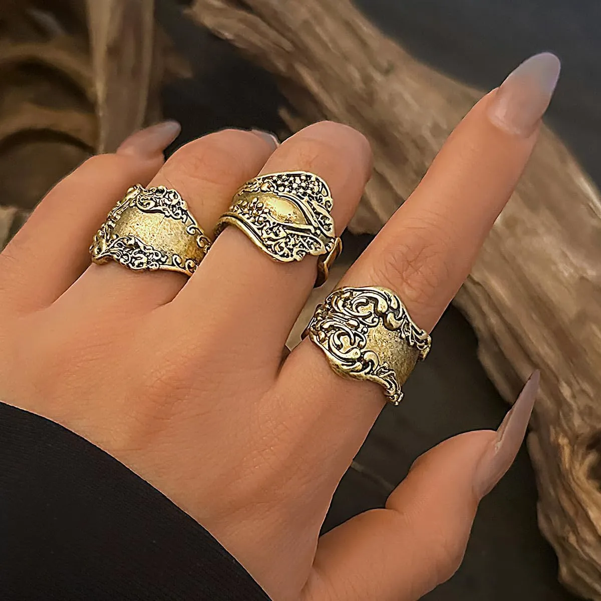Vintage Knuckle Rings Set for Women Bohemian Retro Hollow Carved Flower Rings Boho Stackable Chunky Rings Set Y2k Ring Statement Rings Vintage Bohemian Style Jewelry for Women